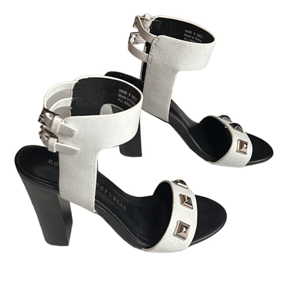 Rock & Republic Oaklee White Stud Open‎ Toe Sandals Size 6 New without Box